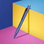 Stylo personnalisé bleu comme objet promotionnel